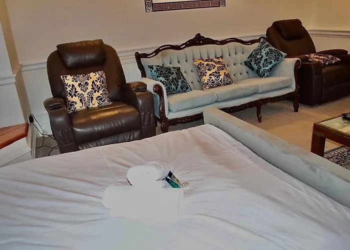 H9bc - Stunning & Reserved Leeds (West Yorkshire)