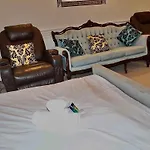 H9bc - Stunning & Reserved Leeds (West Yorkshire)
