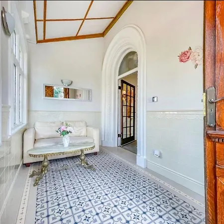 Apartment H9bc - Stunning & Reserved *