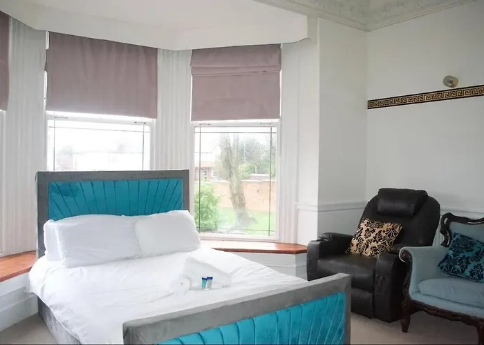 H9bc - Stunning & Reserved *